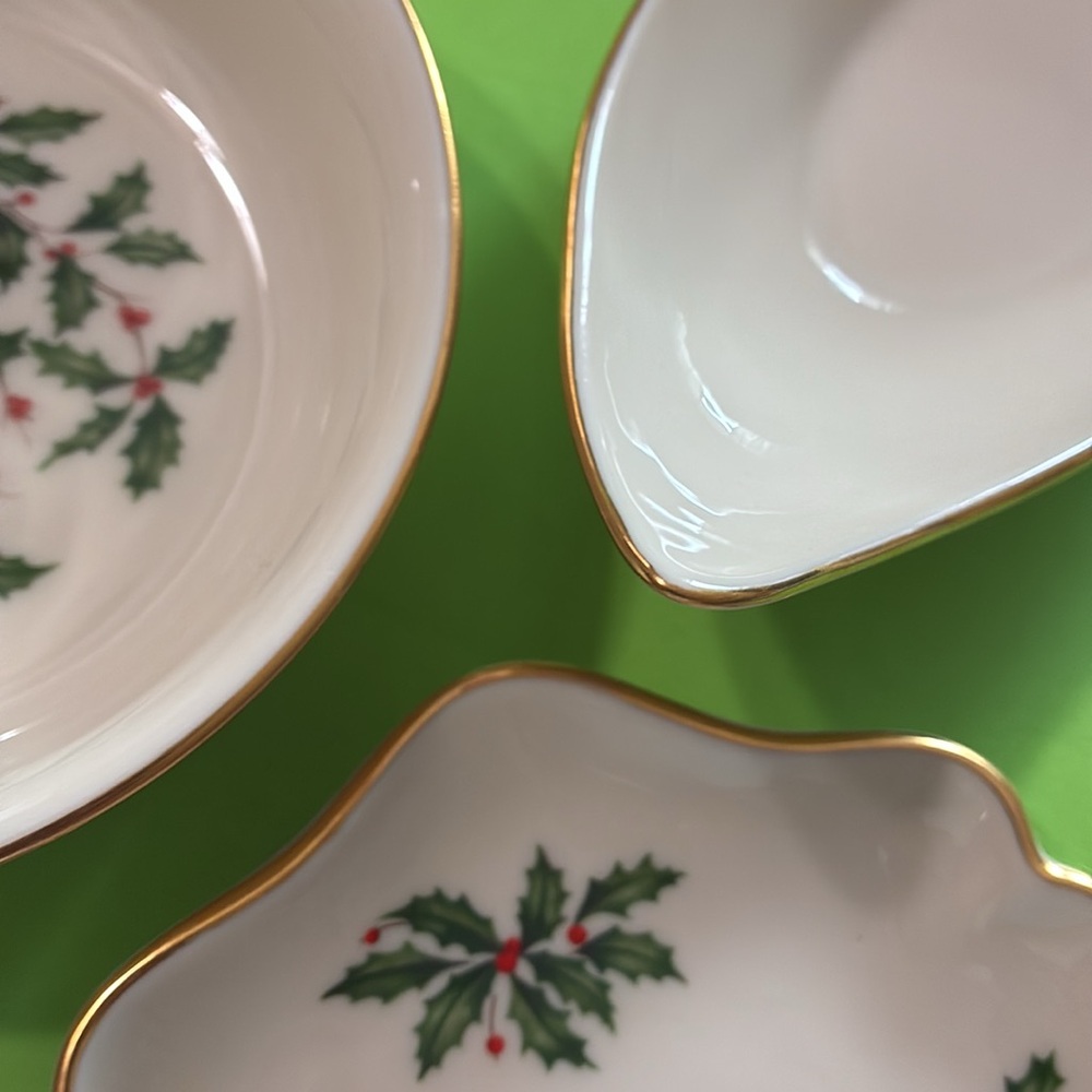 Lenox HolidayHolly - TREAT PLATE TRIO - Picture 6 of 12